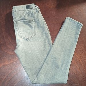 Women's Celebrity Pink stretch jeans